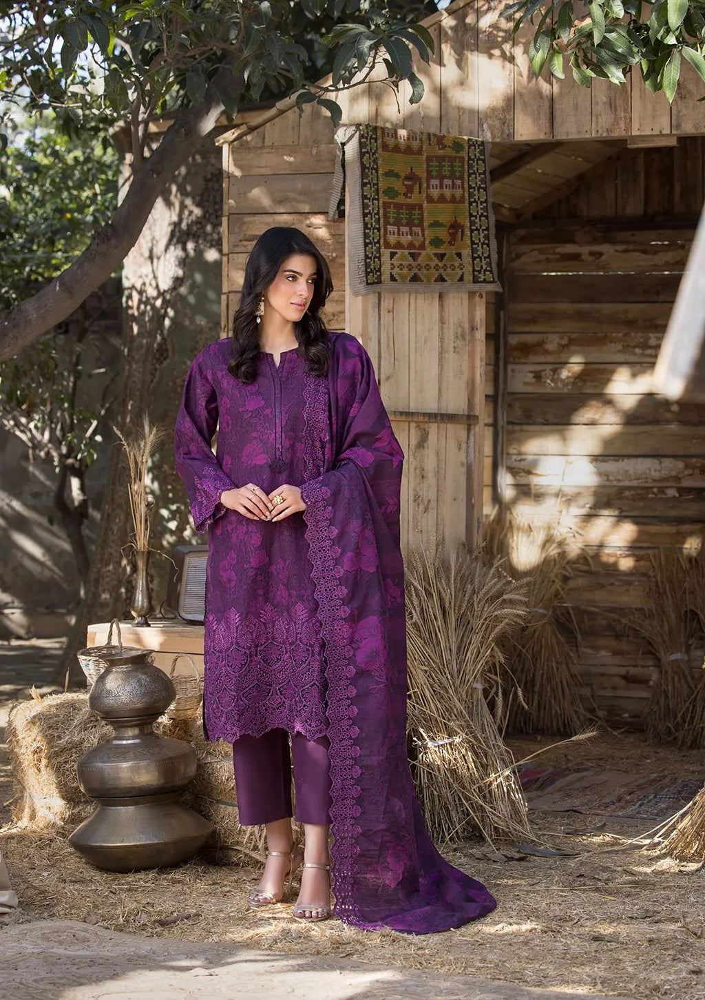 EMBROIDERED KHADDAR (BT110-BT5948-PPR)