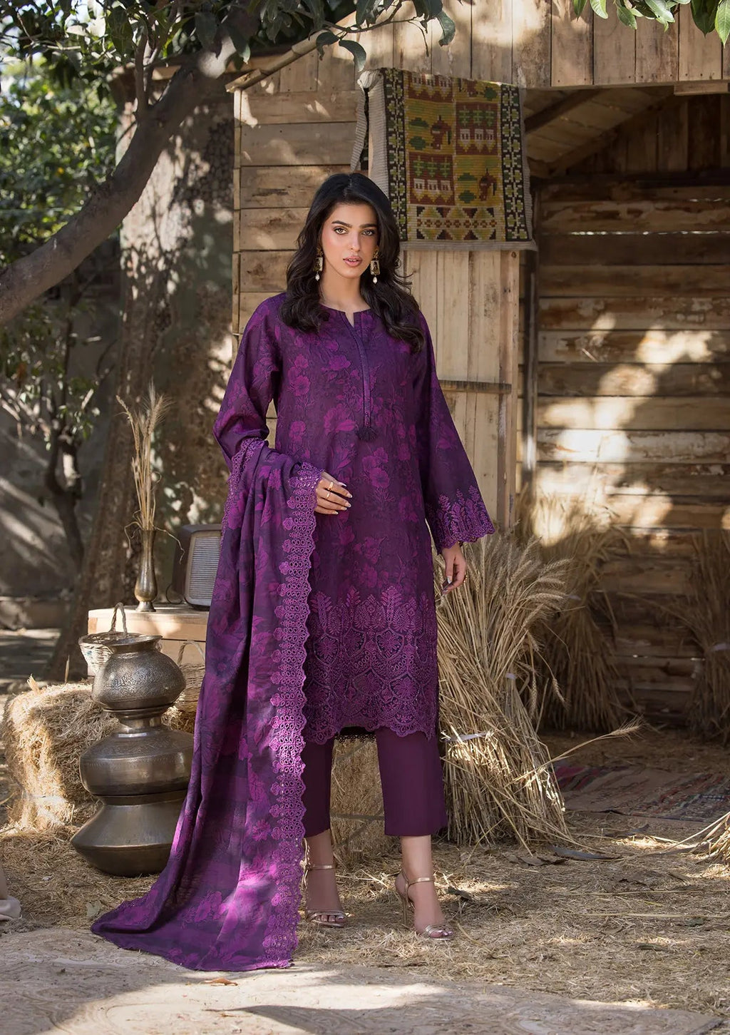 EMBROIDERED KHADDAR (BT110-BT5948-PPR)