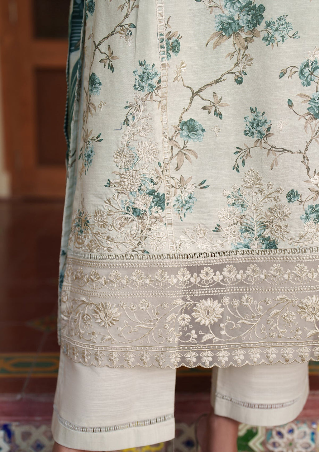 PRINTED EMBROIDERED Lawn BT006896-PST