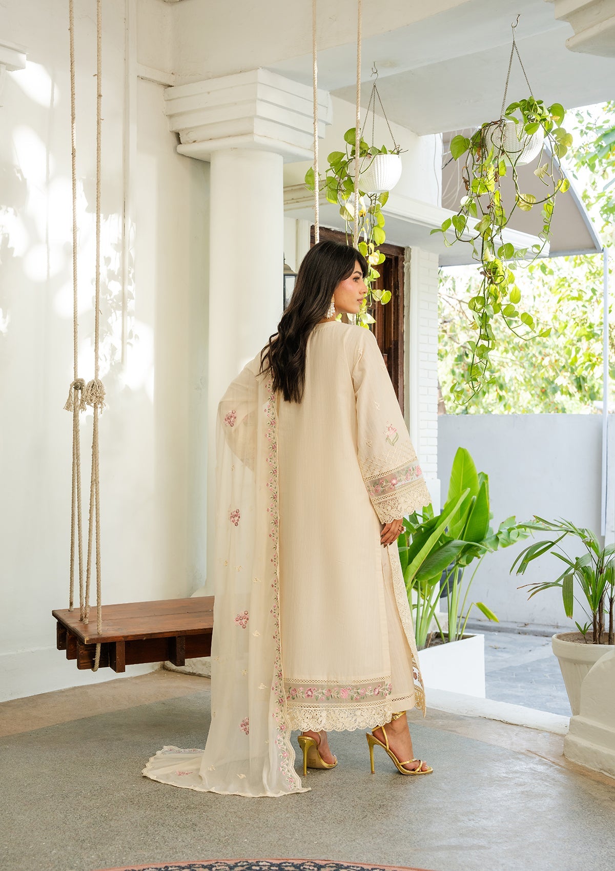 EMBROIDERED Lawn BT006880-OWH