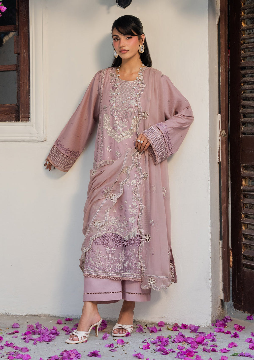 EMBROIDERED Lawn BT006880-LPR